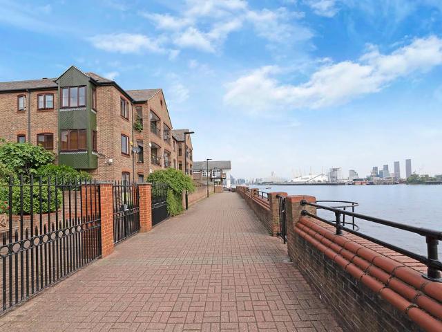 Plymouth Wharf, London E14, 1 bed flat to rent, £1,703 pcm | PrimeLocation