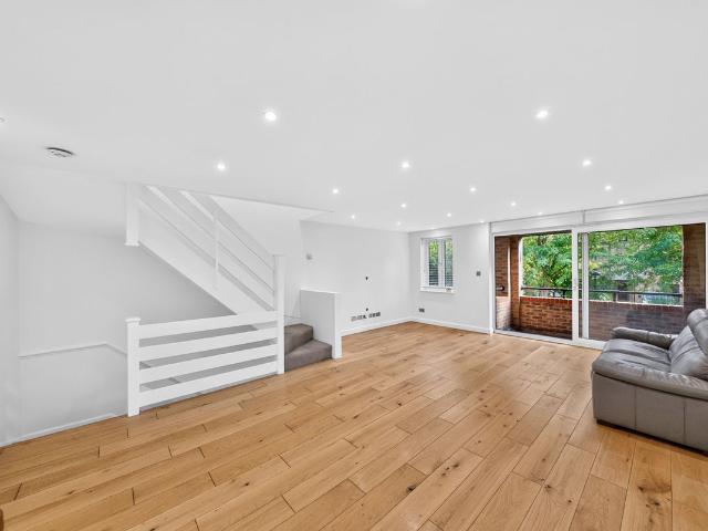 Plymouth Wharf, London E14, 3 bed terraced house to rent, £3,750 pcm | PrimeLocation