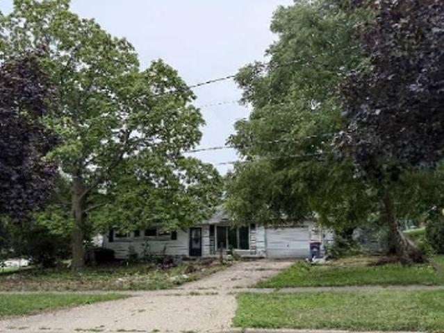 Plymouth Ave NE