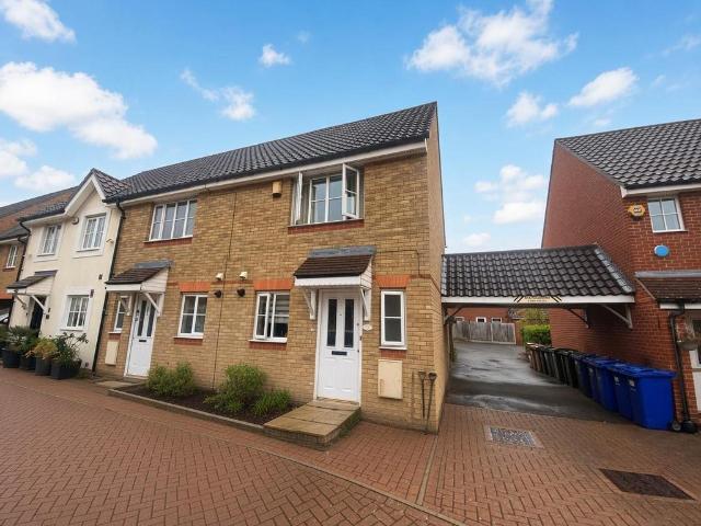 Plymouth Road, Grays, RM16 2 bed house to rent £1,700 pcm £392 pw