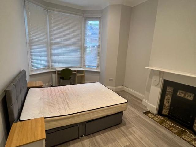 Plympton Road, London NW6, 2 bed flat to rent, £2,300 pcm | PrimeLocation