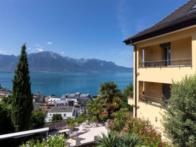 PSA Gebäude mit 4 Grundstücken in Montreux mit außergewöhnlicher Aussicht