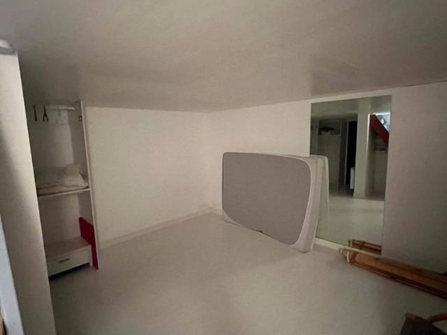 ppartement rez de jardin T1 27.72 m²habitable et 53.48 m² au sol avec box et place de parking