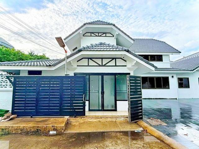 แฮปปี้แลนด์ บ้านเดี่ยวหลังใหญ่ 8นอน คฤหาสน์ ฝึกสุนัขได้ NIDA โลตัสบางกะปิ 2.1กม. 3น้ำ นวมินทร์77 83 96ตร.ว. 450ตร.ม