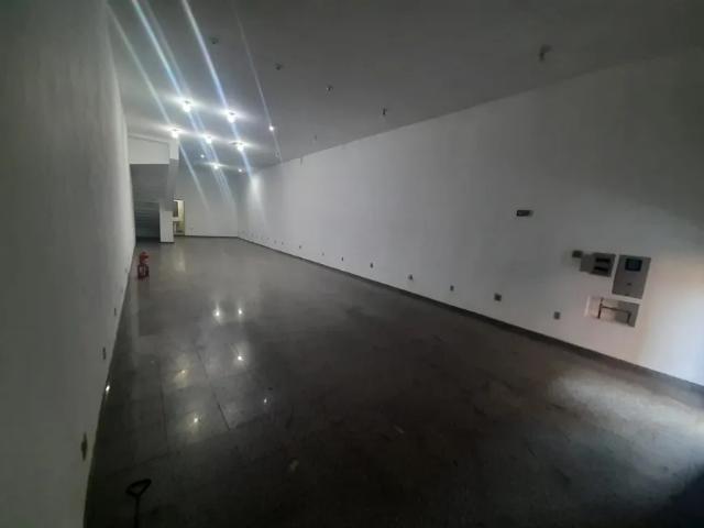 Prédio comercial 3 andares r. Costa aguiar