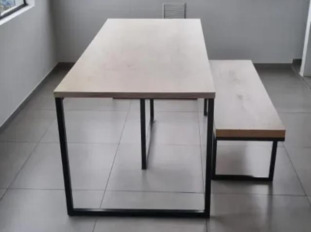 Prédio Comercial 3 Pavimentos, com 7 salas e 02 apartamentos a venda em Itapoá SC