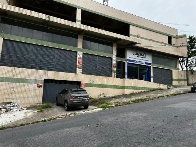 Prédio dois andares no Bairro Tropical
