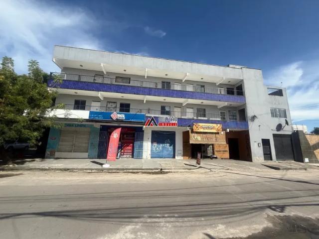 Prédio para venda com 10 apartamentos e 4 lojas na Maraponga