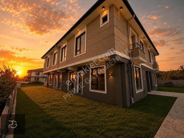 Prıme'dan Huzurlu Ve Ferah Yaşam İçin Bahçeli Villa!