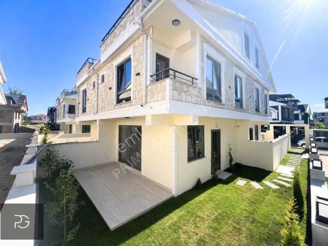 Prıme'dan Müstakil, Geniş Bahçeli 4+1 Alaçatı Taşlı Villa!