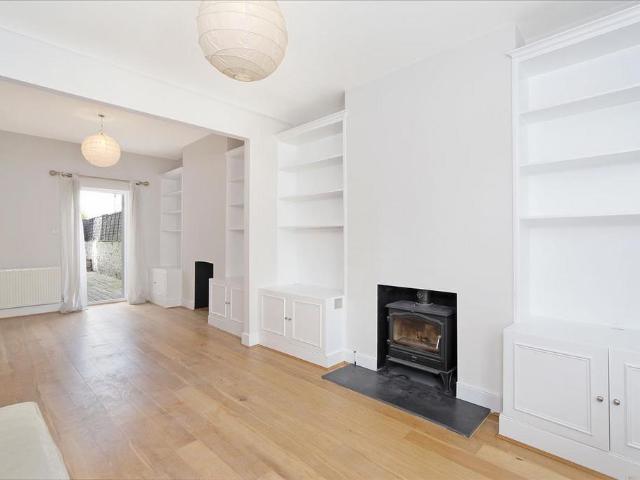Prothero Road, Fulham, London, SW6 3 bed house to rent £4,000 pcm £923 pw