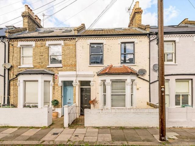 Prothero Road, London SW6 2 bed flat to rent £4,500 pcm £1,038 pw