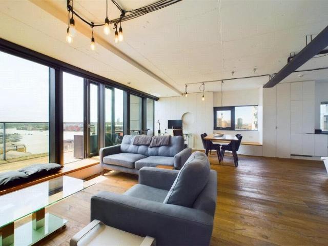 Proton Tower, 8 Blackwall Way, London E14, 2 bed flat to rent, £3,600 pcm | PrimeLocation