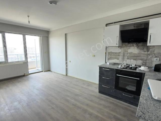Protokol Yolu Faturalar Dahil Kiralık 1+1 Site Dairesi