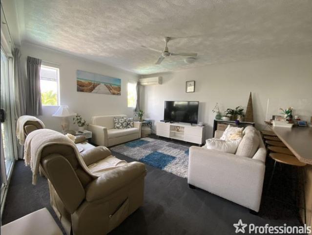 Proud Central 2 Bedroom Unit Labrador