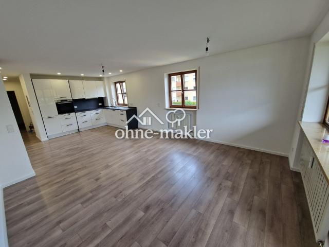 Prov. frei, sanierte 2 Zi. Wohnung in Freilassing, 1. OG, Balkon, gr. Keller, Lift