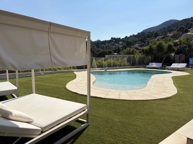 Provençal Villa with Swimming Pool and Sea View near Monaco