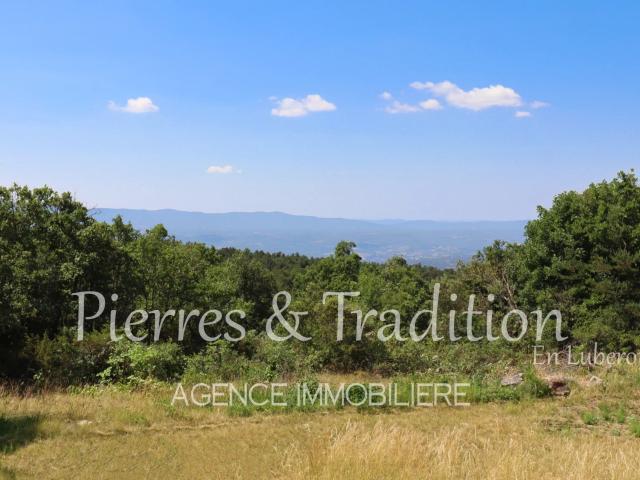 Provence, Luberon, magnifique ancienne ferme rénovée avec vu. 148m² Villars