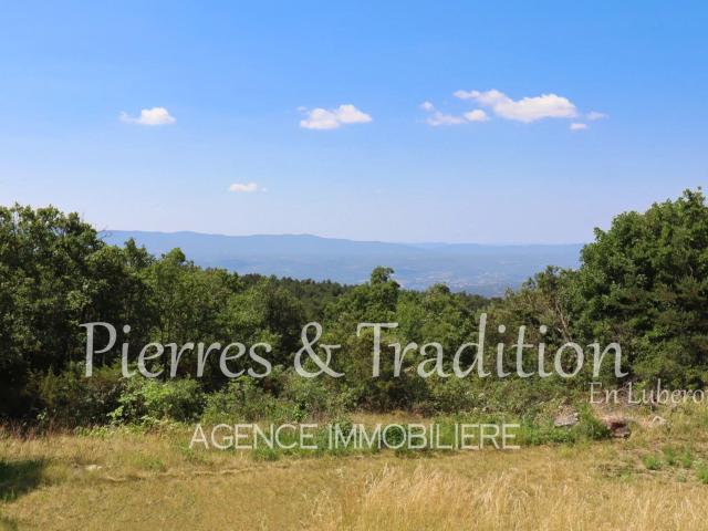 Provence, Luberon, magnifique ancienne ferme rénovée avec vu. 148m² Villars