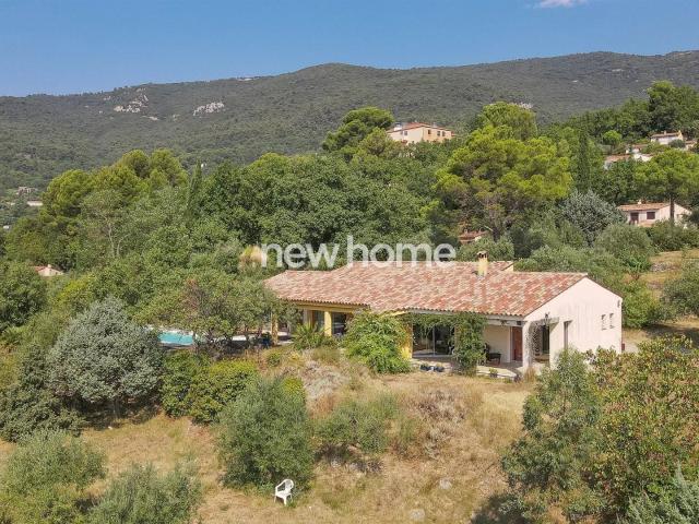 Provence: maison contemporaine de plain pied à la campagne d. 150m² Seillans