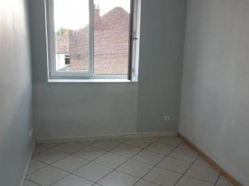 PROVIN, centre ville, T2 à 540 euros