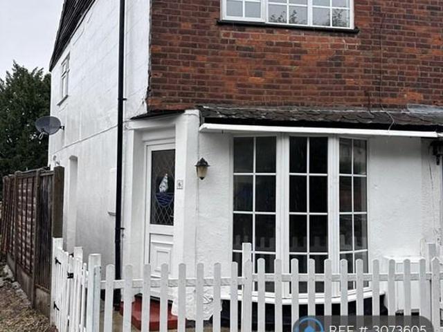 Providence, Burnham On Crouch, CM0 2 bed end of terrace house to rent £1,300 pcm £300 pw