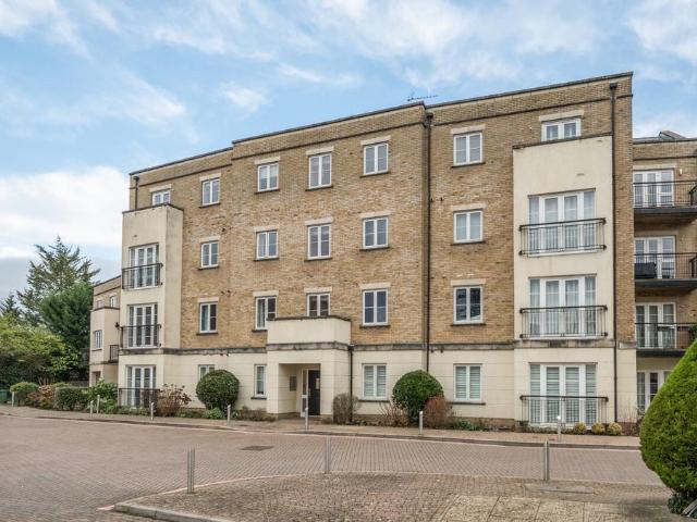 Providence Park, Hampshire SO16 2 bed flat to rent £1,500 pcm £346 pw