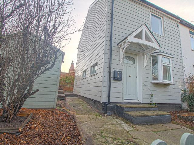 Providence Place, Colchester, Essex CO1, 2 bed semi detached house to rent, £1,100 pcm | PrimeLocation