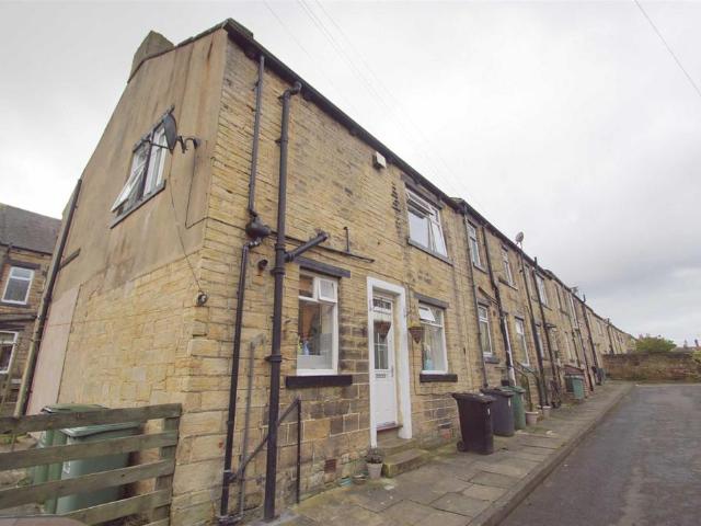 Providence Street, Farsley, Pudsey 2 bed end of terrace house to rent £875 pcm £202 pw