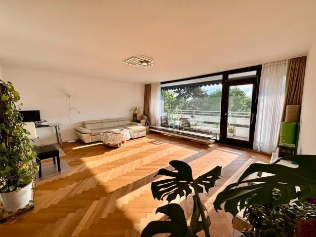PROVISIONSFREI: 4 Zi. ETW · 121 m² · 2 Loggien · Aufzug