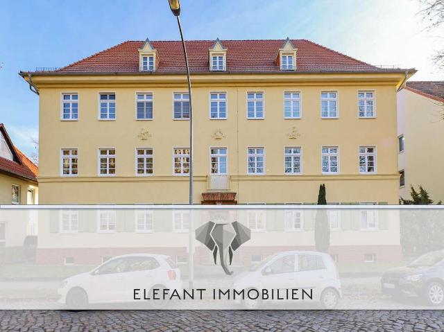 PROVISIONSFREI ! | 4 Zimmer ETW am Krankenhaus 98,16 m² | 1.OG | Balkon | denkmalgeschützter Altbau