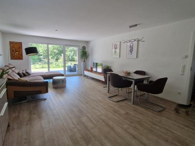 Provisionsfrei 4 Zimmer Gartenwohnung mit Terrasse Stellplätzen