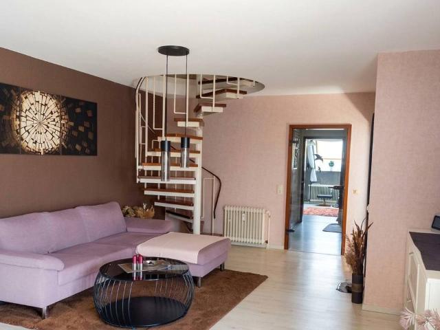 Provisionsfrei! 4 Zimmer Maisonette 102 m² mit Rheinblick in NE