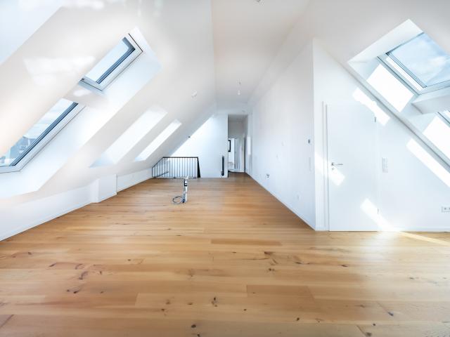 PROVISIONSFREI: 5 Zimmer Penthouse mit Dachterrasse in Offenbach