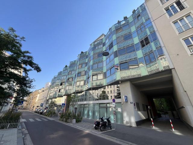 Provisionsfrei 107qm sonnige ruhige sanierte barrierefreie Wohnung mit 8200qm privatem Park