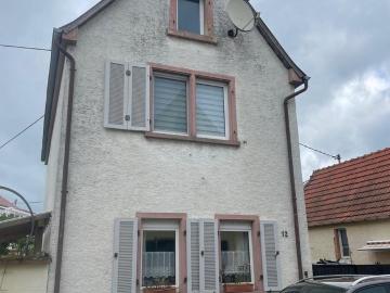 Provisionsfrei 1 freistehende Familienhaus mit Garten