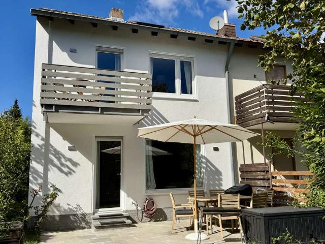 PROVISIONSFREI | 2025 umfassend modernisiert | 5 Zimmer Reihenhaus | Garten | Hofheim Langenhain