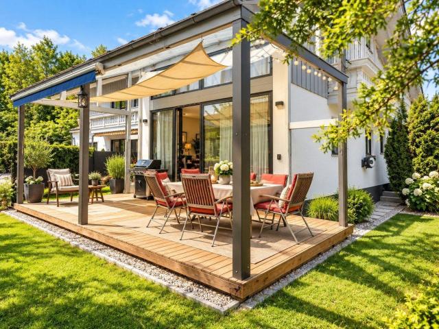 Provisionsfrei: 261 m² Doppelhaushälfte mit Loft Charakter, Doppelgarage und Südwest Terrasse