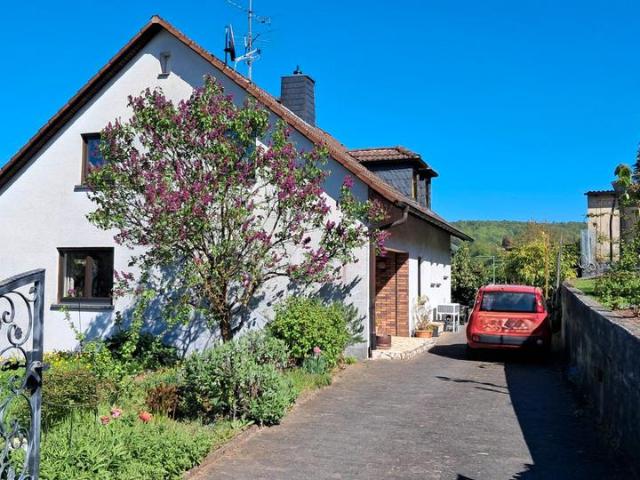 PROVISIONSFREI: 2 Familienhaus mit großem Garten in Waldaschaff