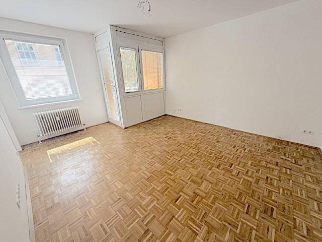 PROVISIONSFREI! 2 ZIMMER WOHNUNG MIT LOGGIA BEIM COLOSSEUM21!