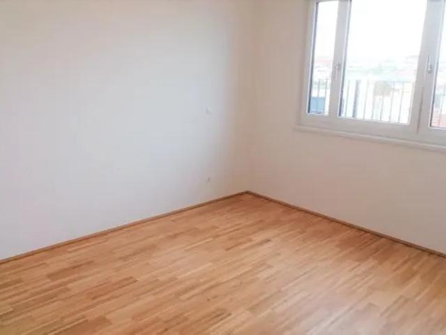 PROVISIONSFREI! 3 ZIMMER TERRASSENWOHNUNG MIT BLICK BIS ZUM WIENERWALD PERFEKTE U BAHN ANBINDUNG