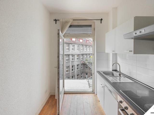 3 Zimmer, top saniert, Balkon & Altbaucharme im Szeneviertel Gostenhof! Provisionsfrei!