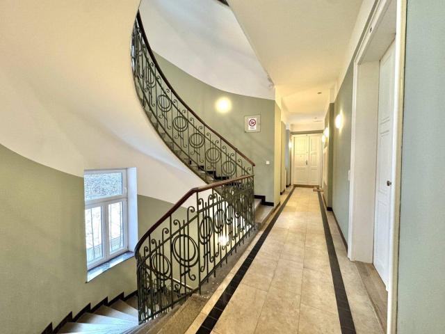 Provisionsfrei* 3 Zimmer + inkl. hochwertiger separater Einbauküche Stilaltbau am Rennweg S Bahn St. Marx ums Eck