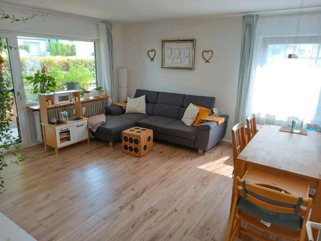 Provisionsfrei 3,5 Zi EG Wohnung mit Balkon, Küche und Stellplatz