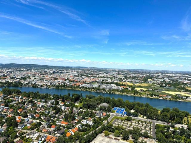 PROVISIONSFREI THE WATERFRONT CURIOSITY ABSOLUTE SELTENHEIT – EIGENGRUND BEI DER ALTEN DONAU!