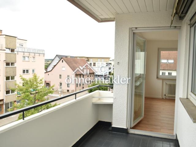 Provisionsfrei: Top renovierte 3 Zi. Wohnung mit neuer Küche, 2 Balkonen & TG nahe Altstadt