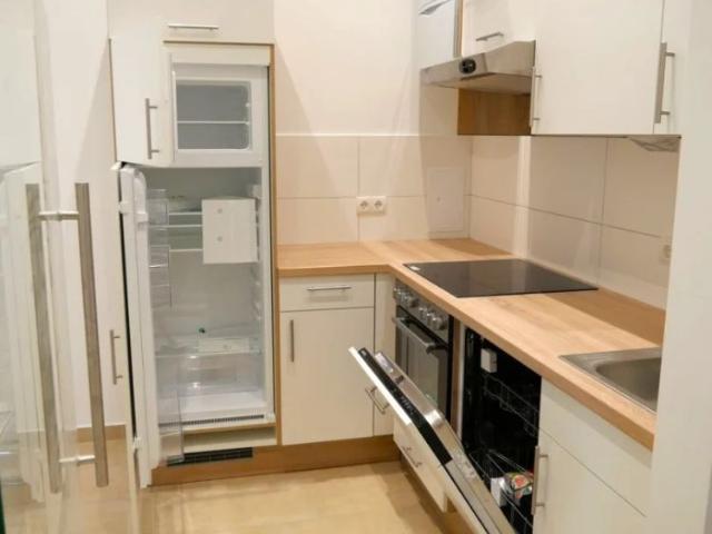 Provisionsfrei: Toprenovierter 45m² Altbau mit Einbauküche in Ruhelage U3 Nähe!