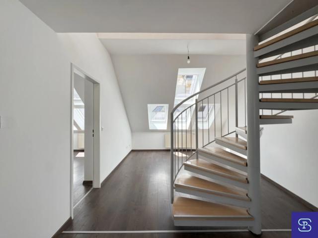 Provisionsfrei: Unbefristete 103m² DG Wohnung + Terrasse und Klimaanlage beim Naschmarkt 1040 Wien