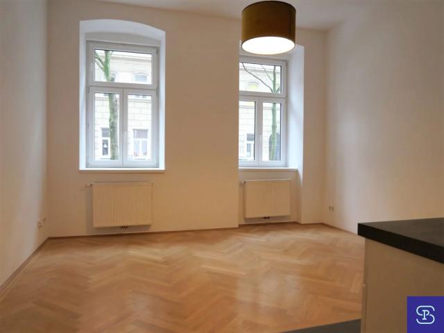 Provisionsfrei: Unbefristeter 34m² Altbau mit Einbauküche im Erdgeschoß 1070 Wien