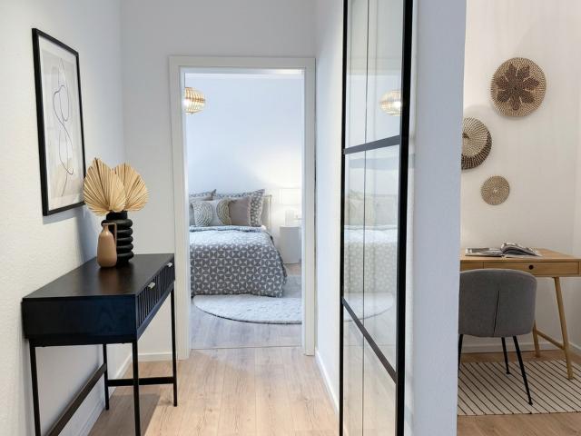 Provisionsfrei und sofort bezugsfertig! Frisch modernisierte 2 Zimmer Wohnung mit Panoramablick!